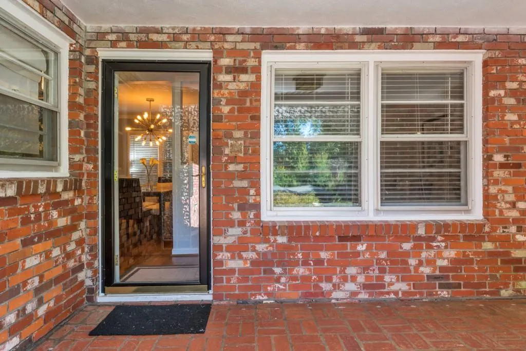 6721 Castleton Drive, Sandy Springs, Georgia 30328, 4 Bedrooms Bedrooms, ,3 BathroomsBathrooms,Residential,Sold,6721 Castleton Drive,5927716