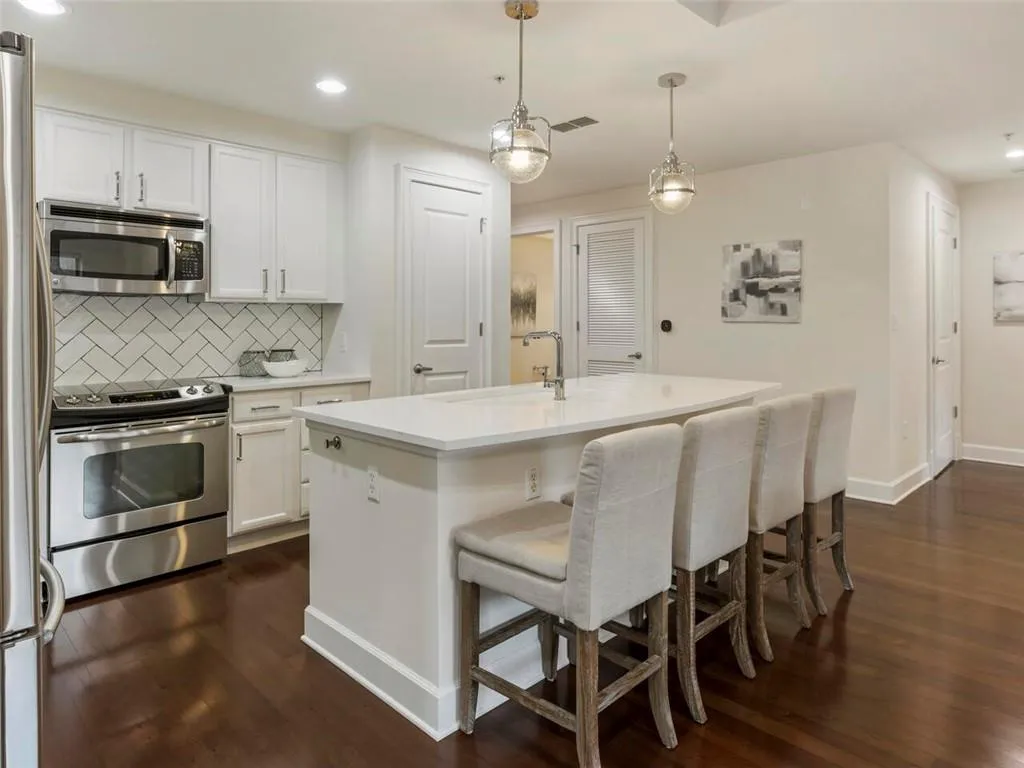 200 River Vista Drive Unit 530, Atlanta, Georgia 30339, 2 Bedrooms Bedrooms, ,2 BathroomsBathrooms,Residential,Sold,200 River Vista Drive Unit 530,7188480
