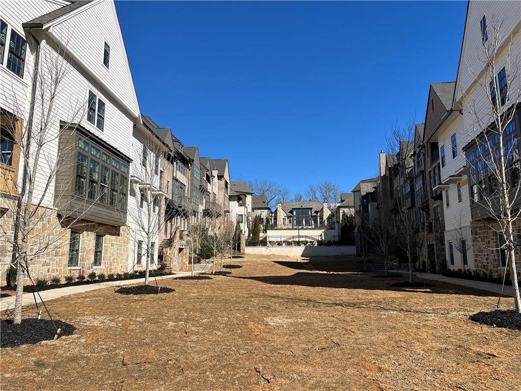 Enjoy our Caruso on the main lawn.