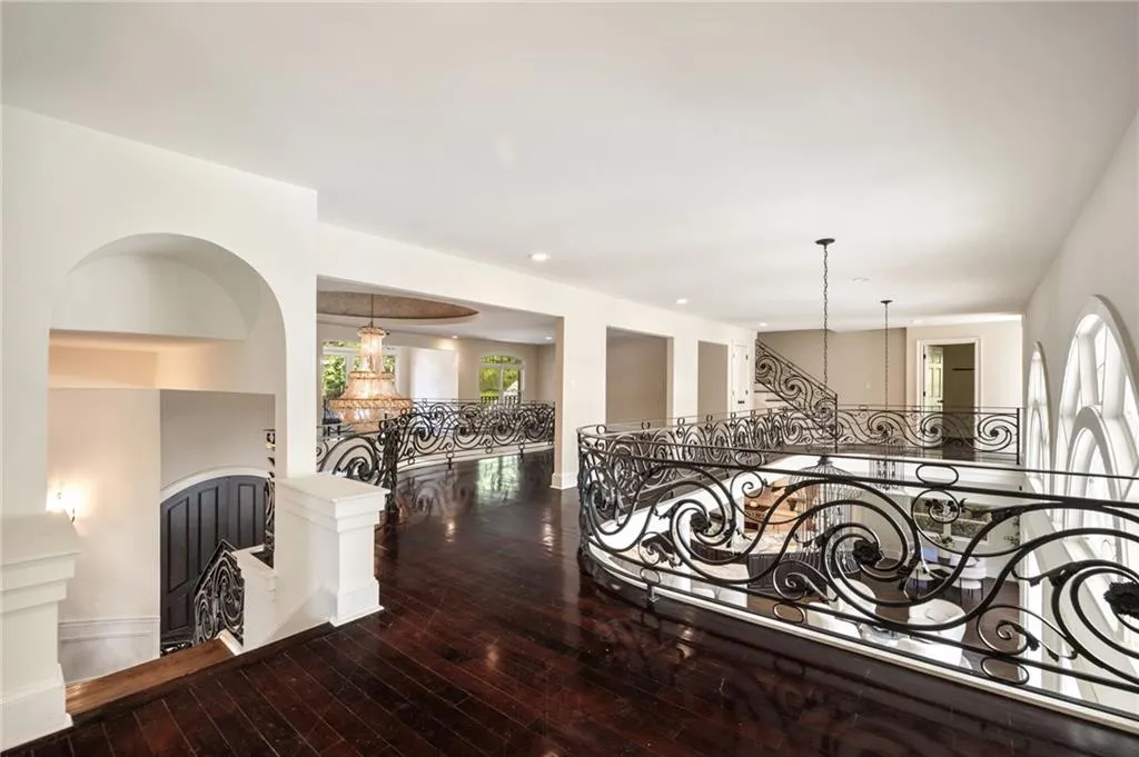3511 Roxboro Road Ne, Atlanta, Georgia 30326, 5 Bedrooms Bedrooms, ,8 BathroomsBathrooms,Residential,For Sale,3511 Roxboro Road Ne,7664458