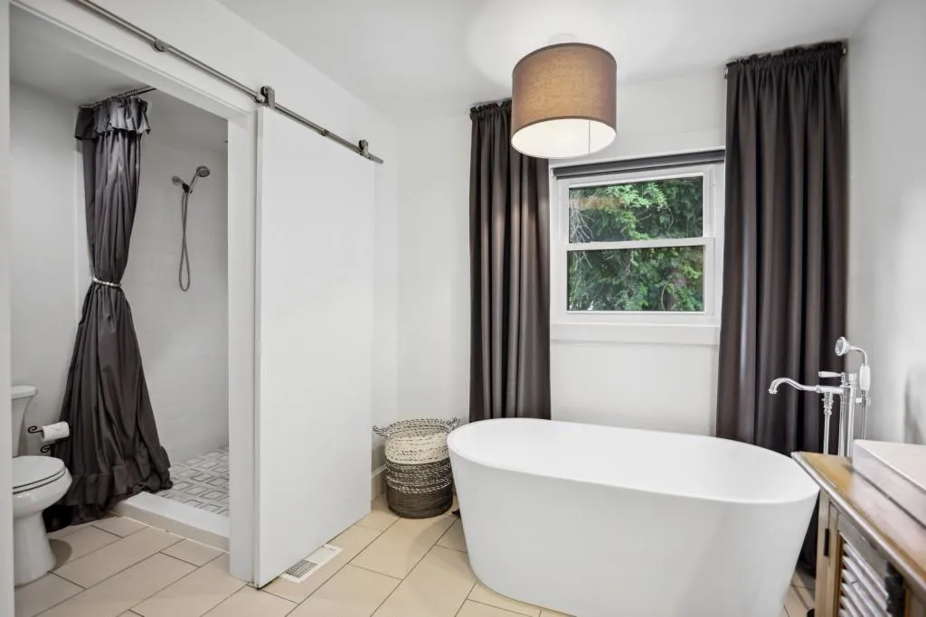 1540 Chevron Drive, Atlanta, Georgia 30350, 6 Bedrooms Bedrooms, ,4 BathroomsBathrooms,Residential,Sold,1540 Chevron Drive,7105026