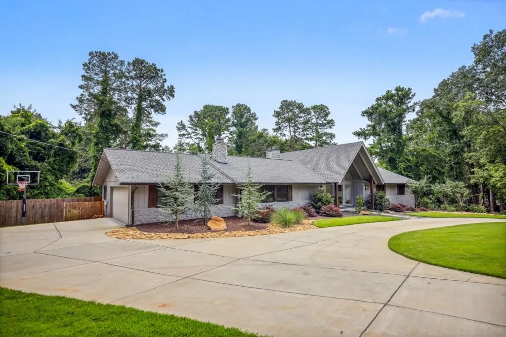 1540 Chevron Drive, Atlanta, Georgia 30350, 6 Bedrooms Bedrooms, ,4 BathroomsBathrooms,Residential,Sold,1540 Chevron Drive,7105026