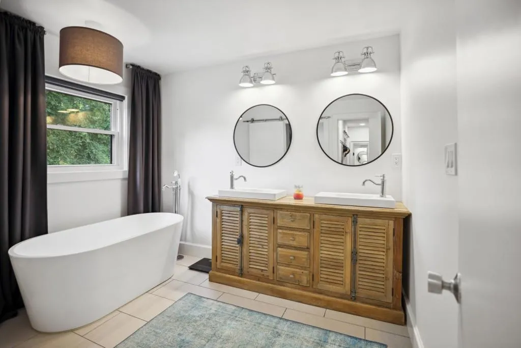 1540 Chevron Drive, Atlanta, Georgia 30350, 6 Bedrooms Bedrooms, ,4 BathroomsBathrooms,Residential,Sold,1540 Chevron Drive,7105026