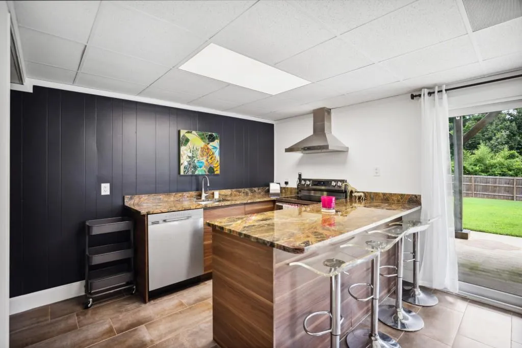 1540 Chevron Drive, Atlanta, Georgia 30350, 6 Bedrooms Bedrooms, ,4 BathroomsBathrooms,Residential,Sold,1540 Chevron Drive,7105026