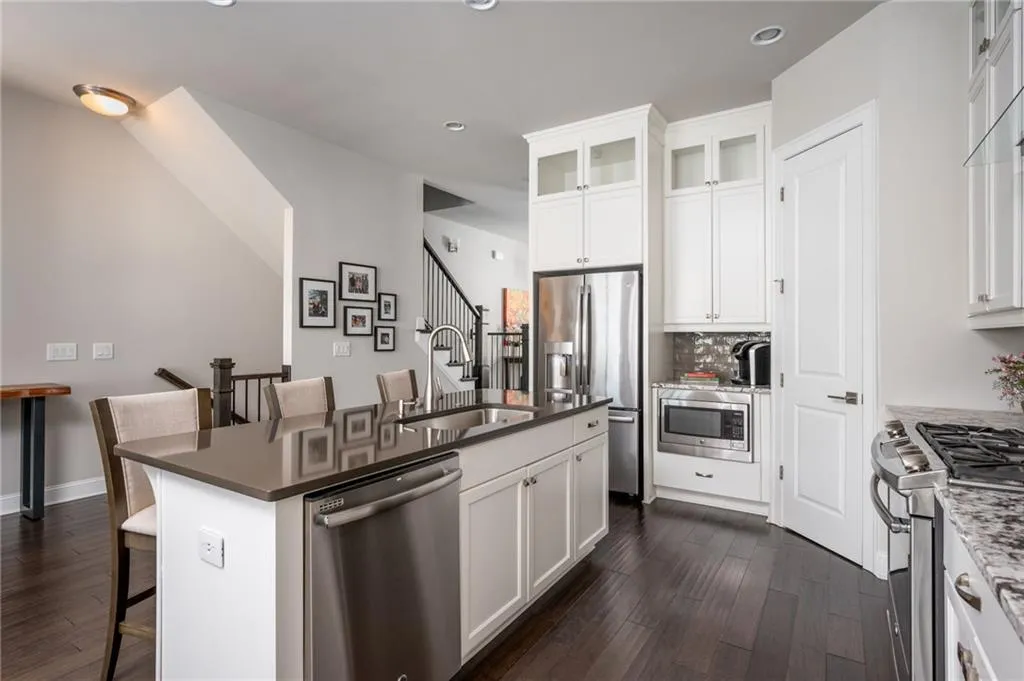 4143 Township Parkway, Atlanta, Georgia 30342, 3 Bedrooms Bedrooms, ,3 BathroomsBathrooms,Residential,Sold,4143 Township Parkway,7037145