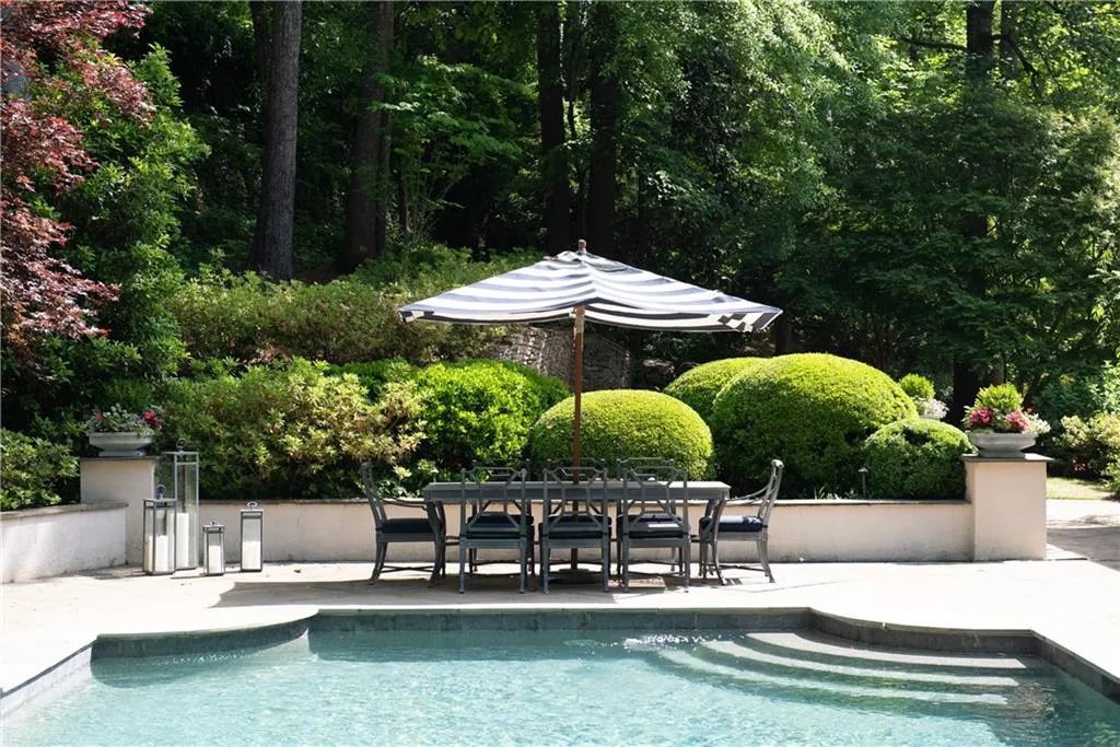 115 Jett Forest Court, Atlanta, Georgia 30327, 5 Bedrooms Bedrooms, ,4 BathroomsBathrooms,Residential,Sold,115 Jett Forest Court,6550311