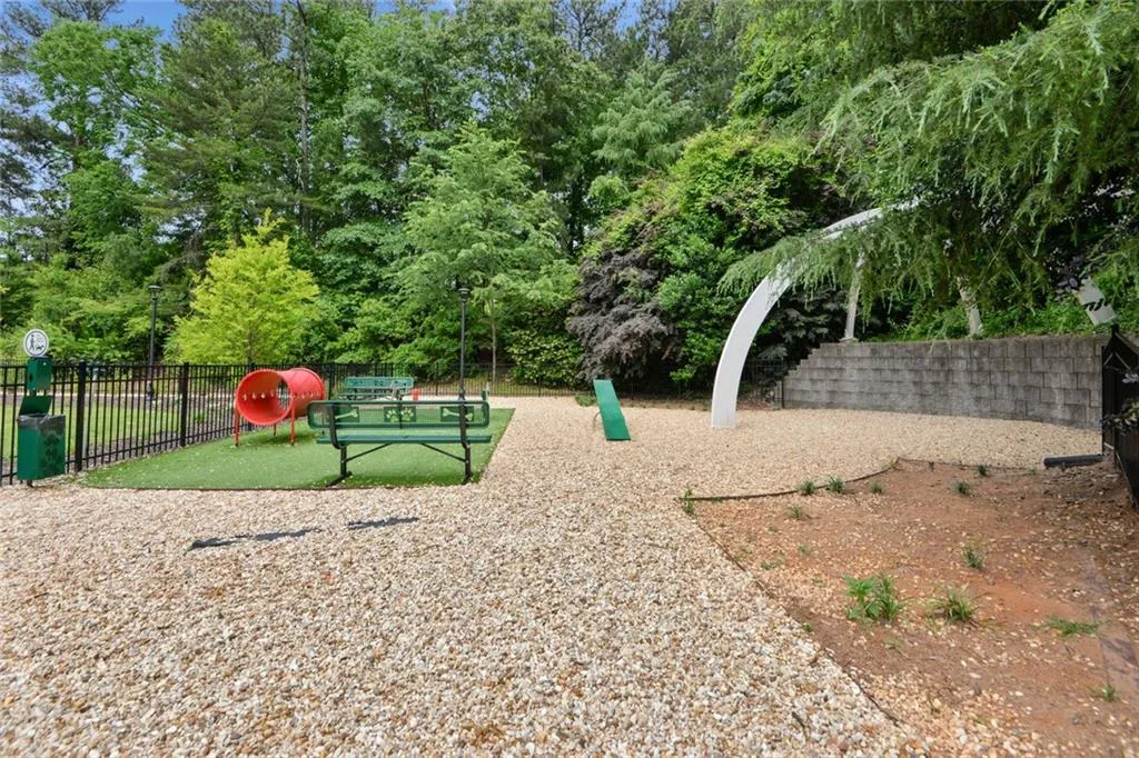 799 Hammond Drive Unit 202, Sandy Springs, Georgia 30328, 2 Bedrooms Bedrooms, ,2 BathroomsBathrooms,Residential,Sold,799 Hammond Drive Unit 202,6885750