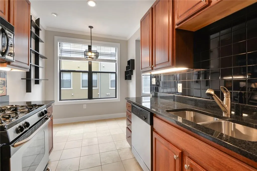 799 Hammond Drive Unit 202, Sandy Springs, Georgia 30328, 2 Bedrooms Bedrooms, ,2 BathroomsBathrooms,Residential,Sold,799 Hammond Drive Unit 202,6885750