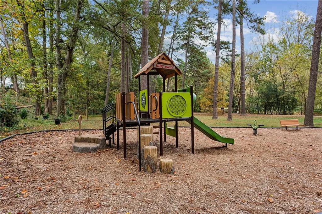 1828 Greystone Road Nw, Atlanta, Georgia 30318, 3 Bedrooms Bedrooms, ,2 BathroomsBathrooms,Residential,For Sale,1828 Greystone Road Nw,7670439