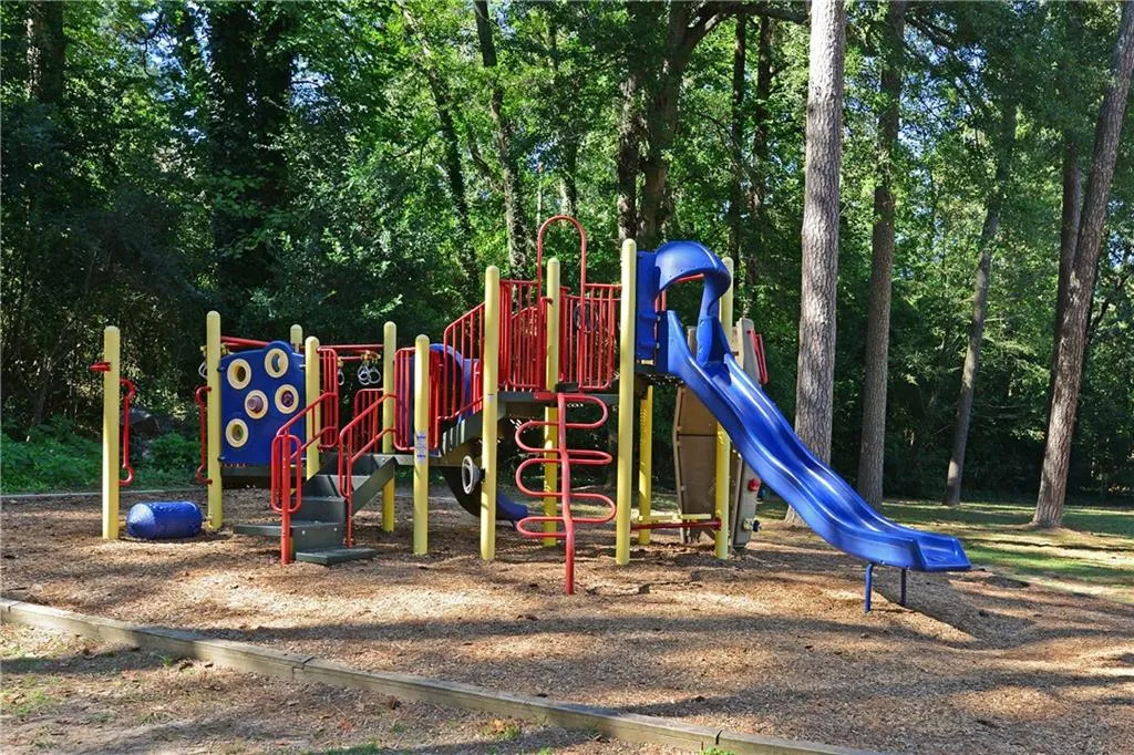 1828 Greystone Road Nw, Atlanta, Georgia 30318, 3 Bedrooms Bedrooms, ,2 BathroomsBathrooms,Residential,For Sale,1828 Greystone Road Nw,7670439