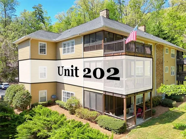 146 Gleneagle Court Unit 202e, Clayton, Georgia 30525