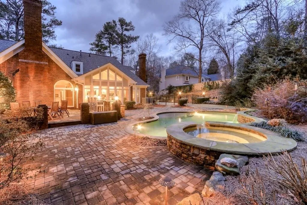 240 Quiet Water Lane, Sandy Springs, Georgia 30350, 5 Bedrooms Bedrooms, ,4 BathroomsBathrooms,Residential,Sold,240 Quiet Water Lane,6683884