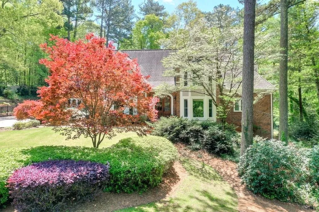 240 Quiet Water Lane, Sandy Springs, Georgia 30350, 5 Bedrooms Bedrooms, ,4 BathroomsBathrooms,Residential,Sold,240 Quiet Water Lane,6683884