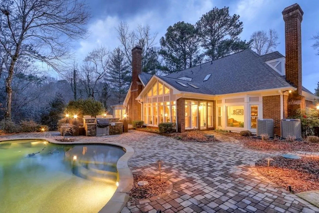 240 Quiet Water Lane, Sandy Springs, Georgia 30350, 5 Bedrooms Bedrooms, ,4 BathroomsBathrooms,Residential,Sold,240 Quiet Water Lane,6683884