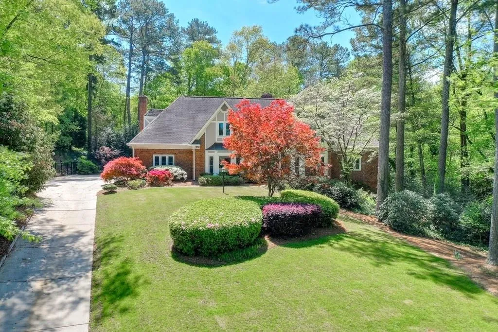 240 Quiet Water Lane, Sandy Springs, Georgia 30350, 5 Bedrooms Bedrooms, ,4 BathroomsBathrooms,Residential,Sold,240 Quiet Water Lane,6683884