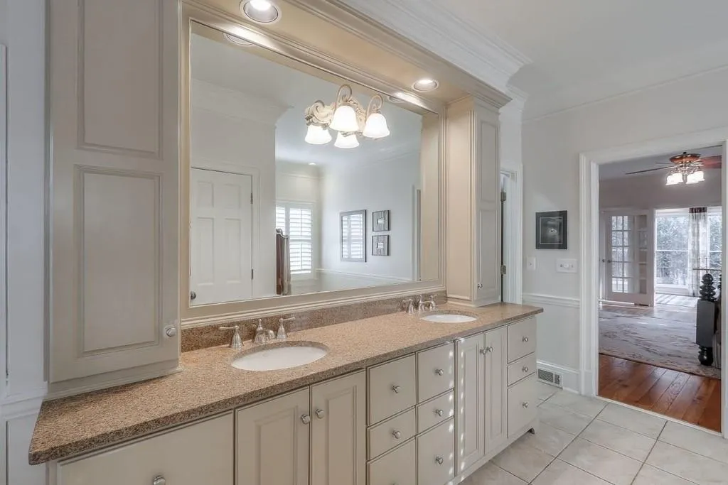 240 Quiet Water Lane, Sandy Springs, Georgia 30350, 5 Bedrooms Bedrooms, ,4 BathroomsBathrooms,Residential,Sold,240 Quiet Water Lane,6683884
