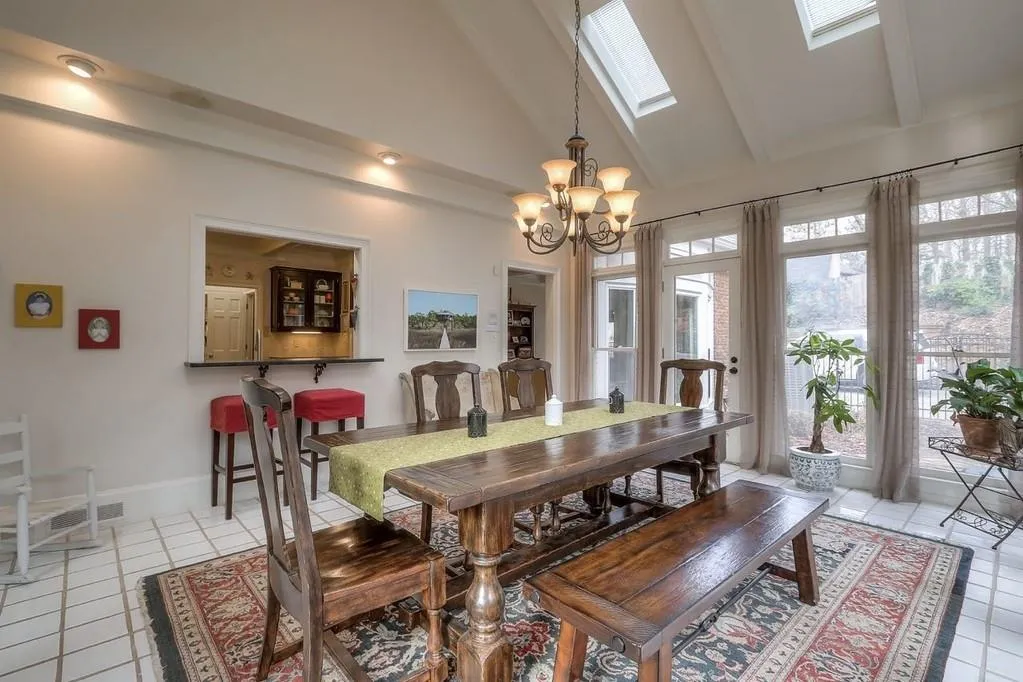 240 Quiet Water Lane, Sandy Springs, Georgia 30350, 5 Bedrooms Bedrooms, ,4 BathroomsBathrooms,Residential,Sold,240 Quiet Water Lane,6683884