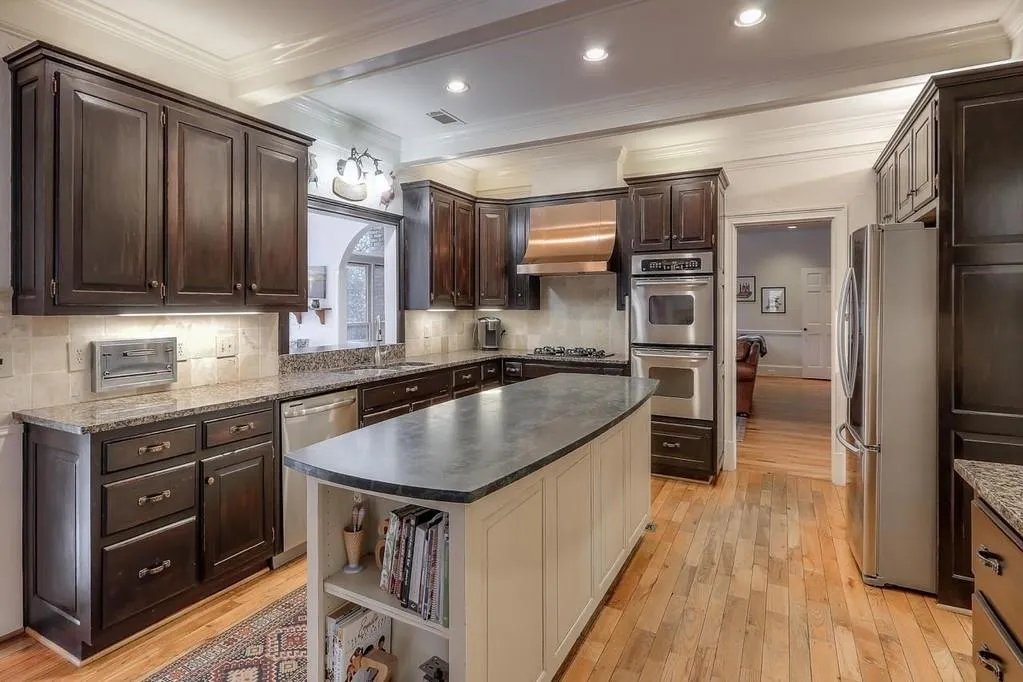 240 Quiet Water Lane, Sandy Springs, Georgia 30350, 5 Bedrooms Bedrooms, ,4 BathroomsBathrooms,Residential,Sold,240 Quiet Water Lane,6683884