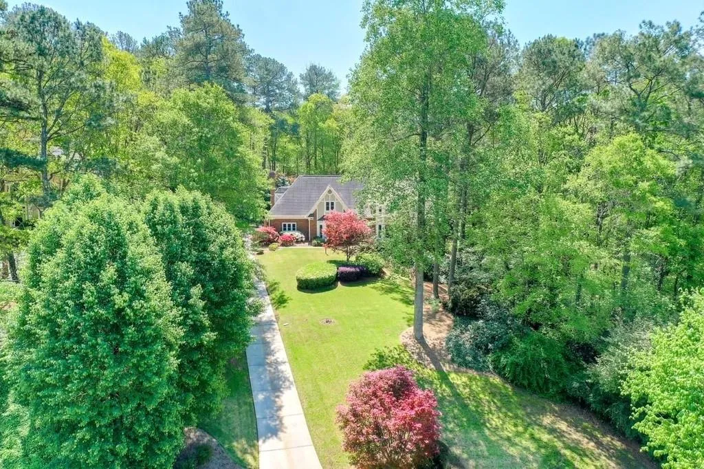 240 Quiet Water Lane, Sandy Springs, Georgia 30350, 5 Bedrooms Bedrooms, ,4 BathroomsBathrooms,Residential,Sold,240 Quiet Water Lane,6683884