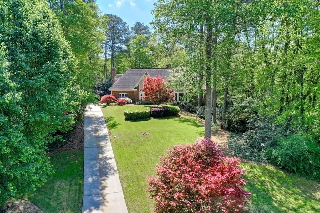 240 Quiet Water Lane, Sandy Springs, Georgia 30350, 5 Bedrooms Bedrooms, ,4 BathroomsBathrooms,Residential,Sold,240 Quiet Water Lane,6683884