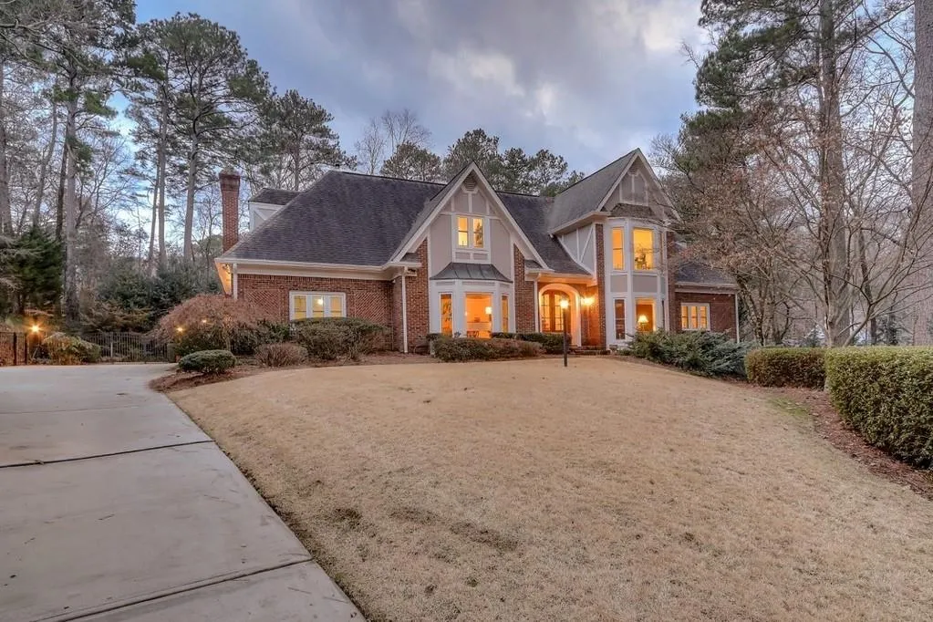 240 Quiet Water Lane, Sandy Springs, Georgia 30350, 5 Bedrooms Bedrooms, ,4 BathroomsBathrooms,Residential,Sold,240 Quiet Water Lane,6683884