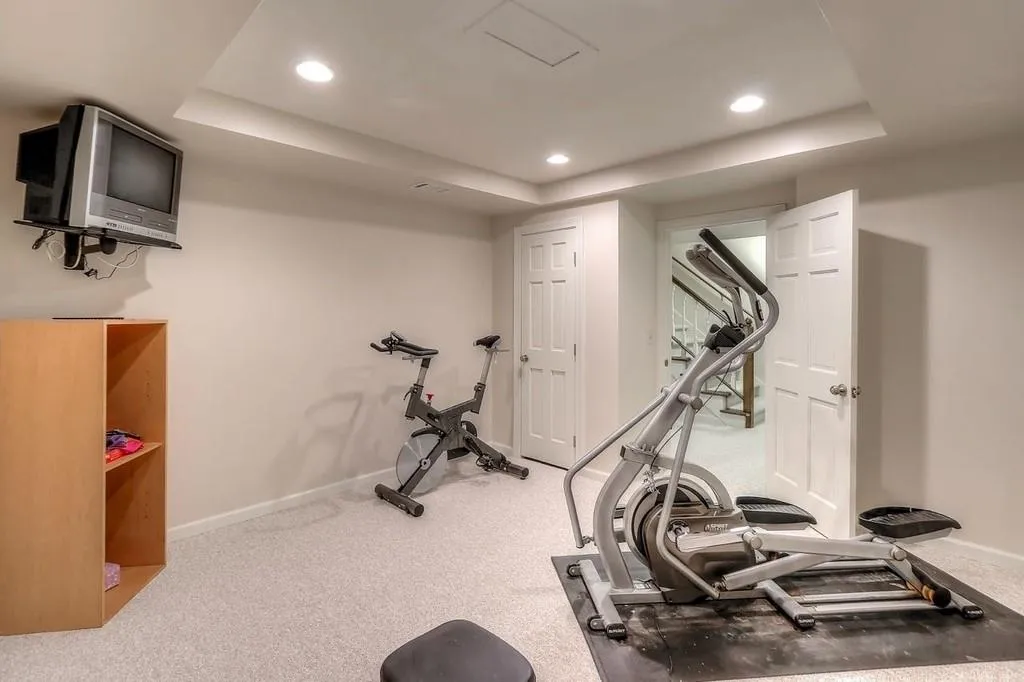 240 Quiet Water Lane, Sandy Springs, Georgia 30350, 5 Bedrooms Bedrooms, ,4 BathroomsBathrooms,Residential,Sold,240 Quiet Water Lane,6683884