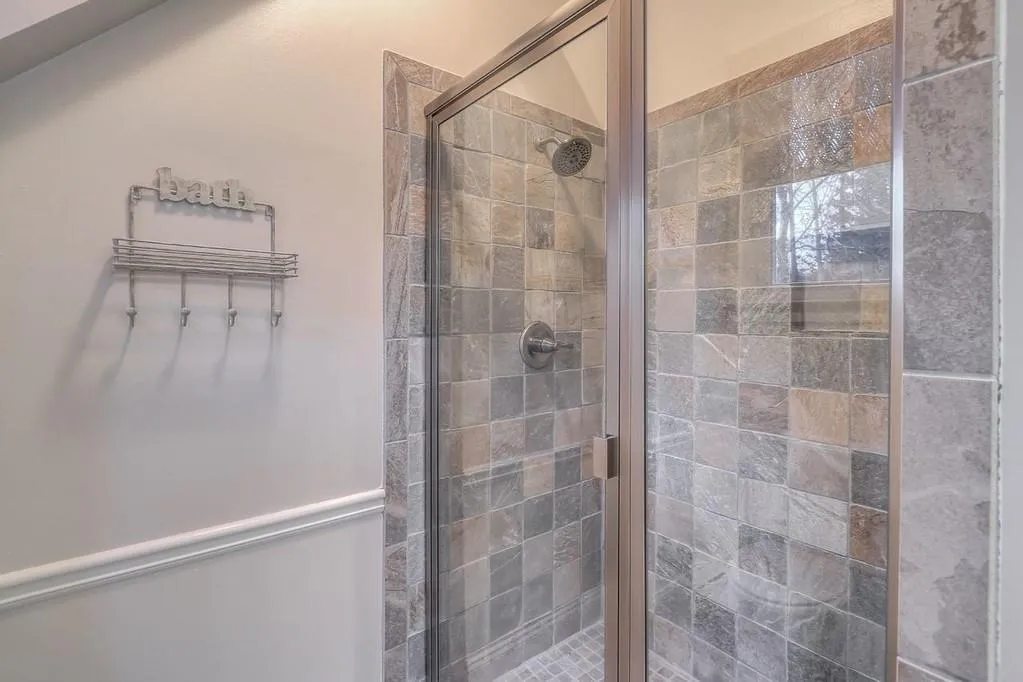 240 Quiet Water Lane, Sandy Springs, Georgia 30350, 5 Bedrooms Bedrooms, ,4 BathroomsBathrooms,Residential,Sold,240 Quiet Water Lane,6683884