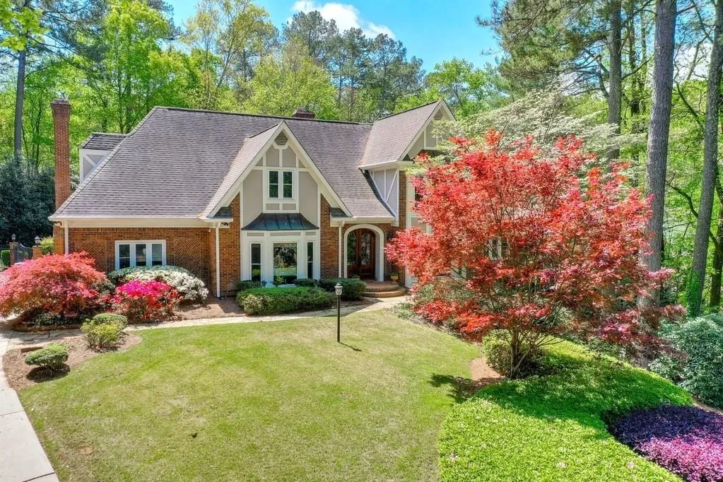 240 Quiet Water Lane, Sandy Springs, Georgia 30350, 5 Bedrooms Bedrooms, ,4 BathroomsBathrooms,Residential,Sold,240 Quiet Water Lane,6683884