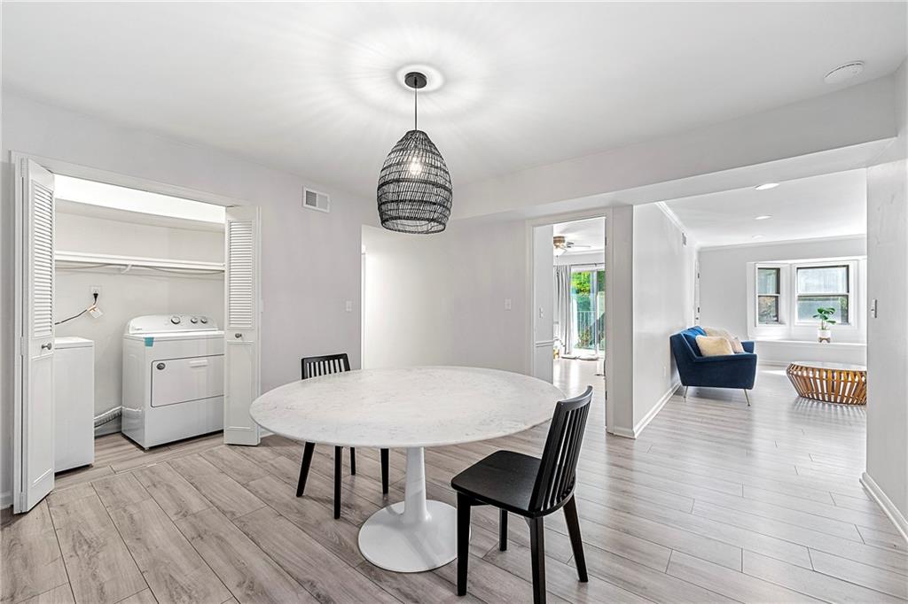 6851 Roswell Road Unit H22, Sandy Springs, Georgia 30328, 3 Bedrooms Bedrooms, ,2 BathroomsBathrooms,Residential,Sold,6851 Roswell Road Unit H22,7296191 6851 Roswell Road Unit H22, Sandy Springs, Georgia 30328, 3 Bedrooms Bedrooms, ,2 BathroomsBathrooms,Residential,Sold,6851 Roswell Road Unit H22,7296191