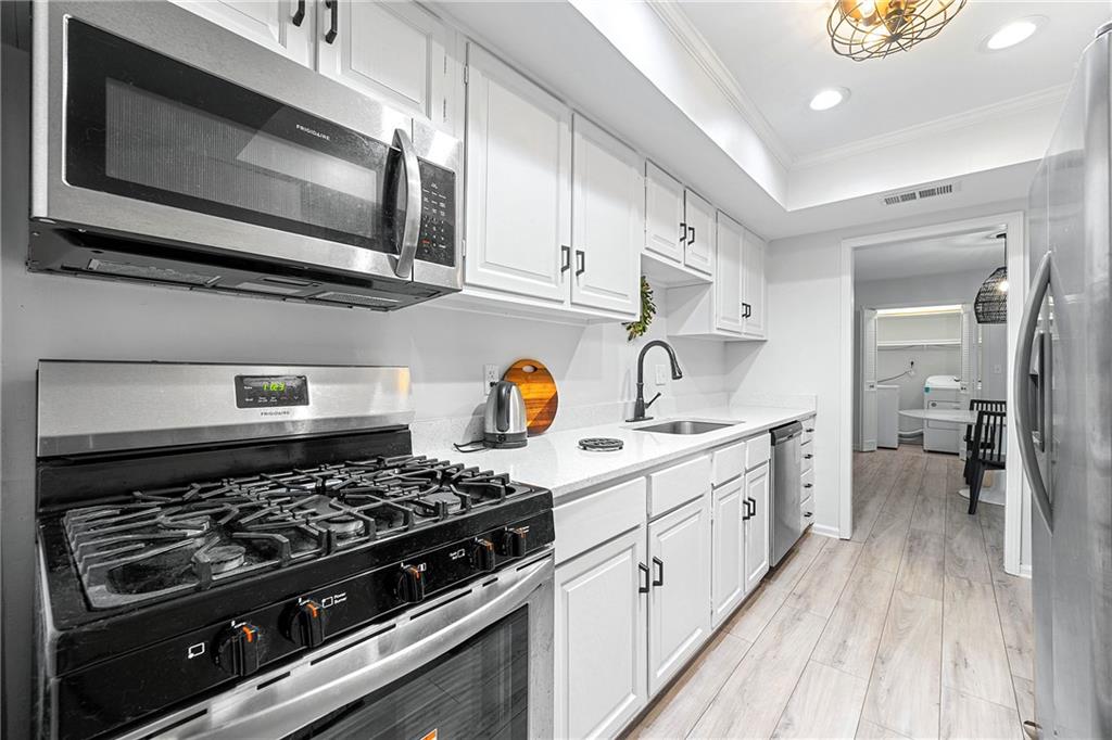 6851 Roswell Road Unit H22, Sandy Springs, Georgia 30328, 3 Bedrooms Bedrooms, ,2 BathroomsBathrooms,Residential,Sold,6851 Roswell Road Unit H22,7296191 6851 Roswell Road Unit H22, Sandy Springs, Georgia 30328, 3 Bedrooms Bedrooms, ,2 BathroomsBathrooms,Residential,Sold,6851 Roswell Road Unit H22,7296191