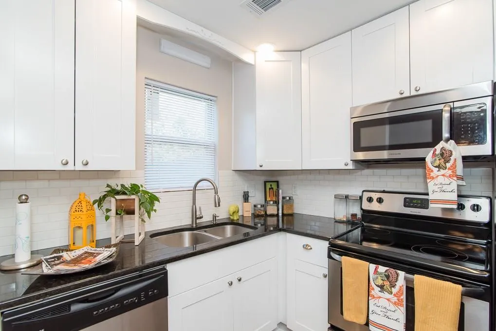 265 Winding River Drive Unit B, Sandy Springs, Georgia 30350, 2 Bedrooms Bedrooms, ,1 BathroomBathrooms,Residential,Sold,265 Winding River Drive Unit B,5917142