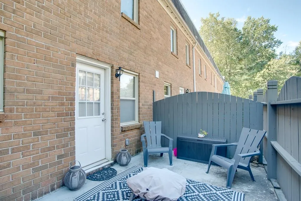 265 Winding River Drive Unit B, Sandy Springs, Georgia 30350, 2 Bedrooms Bedrooms, ,1 BathroomBathrooms,Residential,Sold,265 Winding River Drive Unit B,5917142