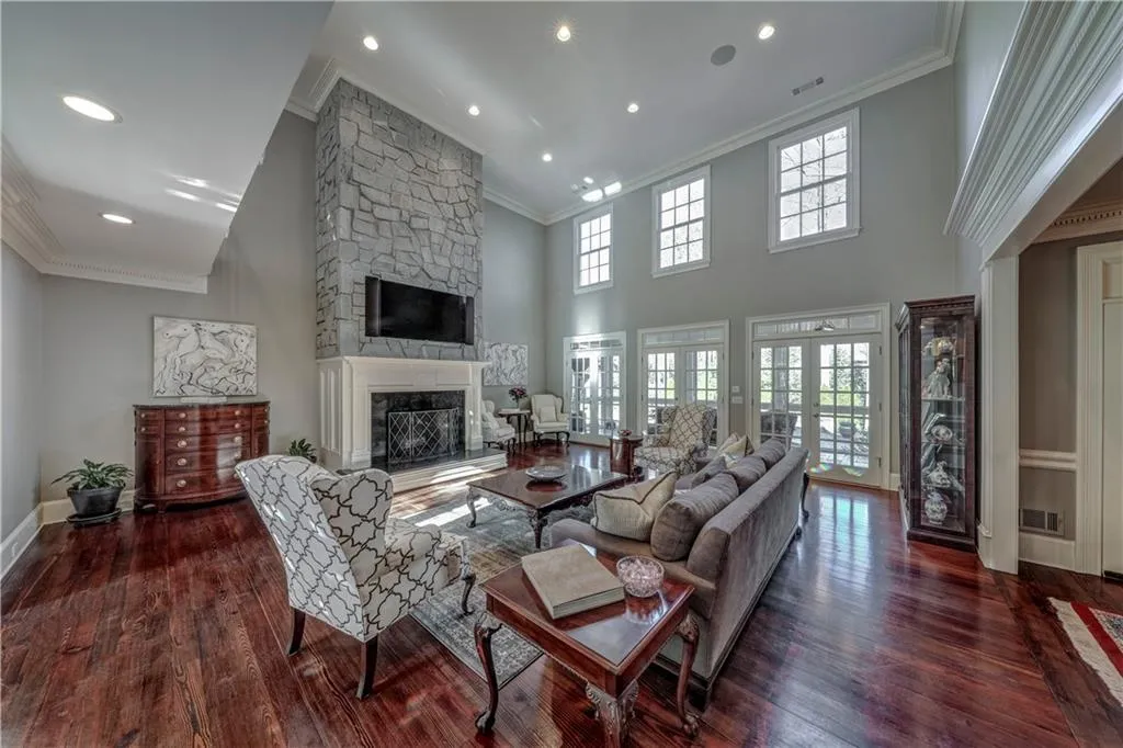 200 Riverland Court, Sandy Springs, Georgia 30350, 5 Bedrooms Bedrooms, ,6 BathroomsBathrooms,Residential,Sold,200 Riverland Court,6504519