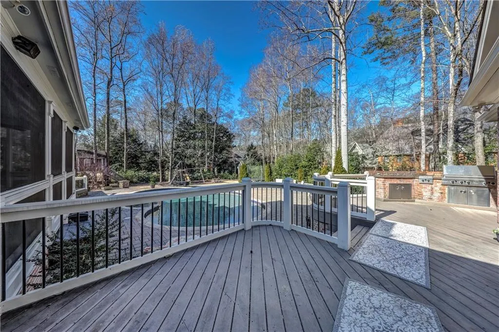 200 Riverland Court, Sandy Springs, Georgia 30350, 5 Bedrooms Bedrooms, ,6 BathroomsBathrooms,Residential,Sold,200 Riverland Court,6504519