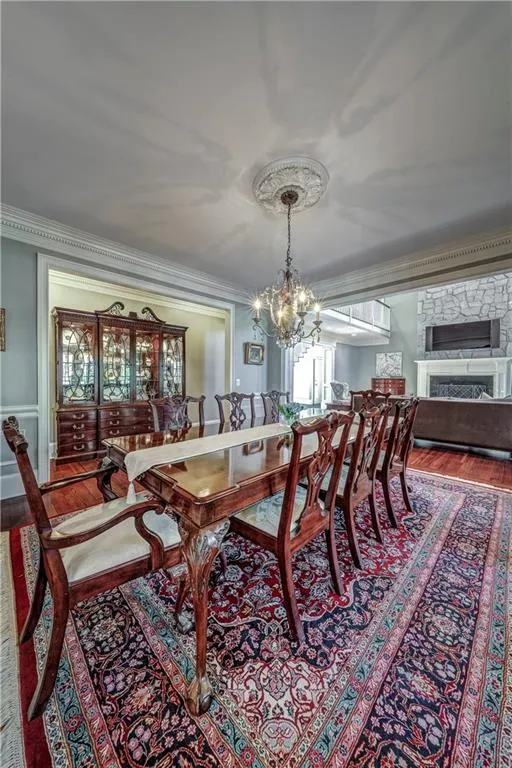 200 Riverland Court, Sandy Springs, Georgia 30350, 5 Bedrooms Bedrooms, ,6 BathroomsBathrooms,Residential,Sold,200 Riverland Court,6504519