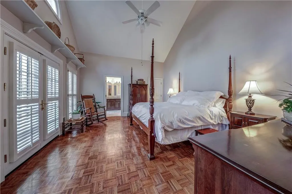 200 Riverland Court, Sandy Springs, Georgia 30350, 5 Bedrooms Bedrooms, ,6 BathroomsBathrooms,Residential,Sold,200 Riverland Court,6504519