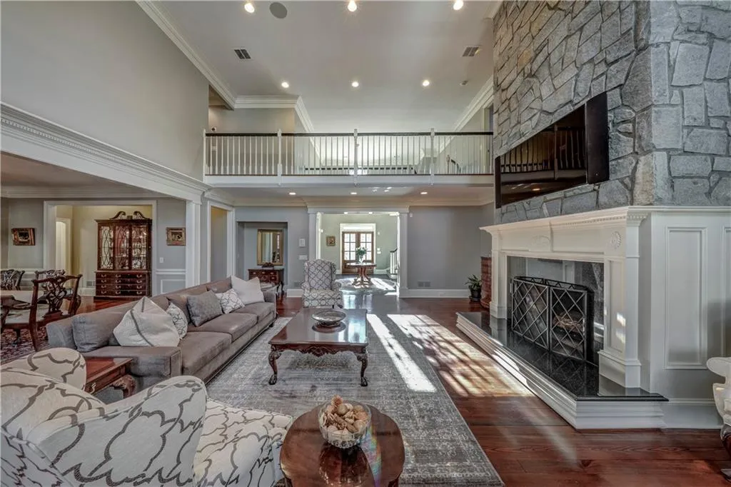 200 Riverland Court, Sandy Springs, Georgia 30350, 5 Bedrooms Bedrooms, ,6 BathroomsBathrooms,Residential,Sold,200 Riverland Court,6504519