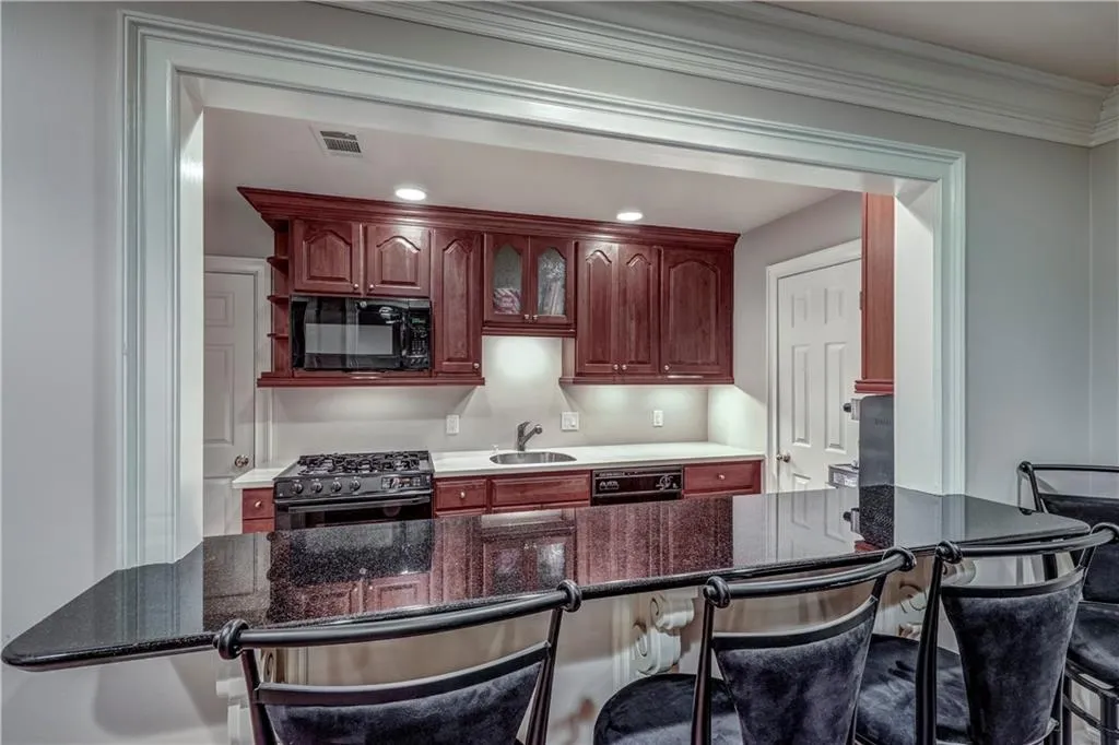 200 Riverland Court, Sandy Springs, Georgia 30350, 5 Bedrooms Bedrooms, ,6 BathroomsBathrooms,Residential,Sold,200 Riverland Court,6504519