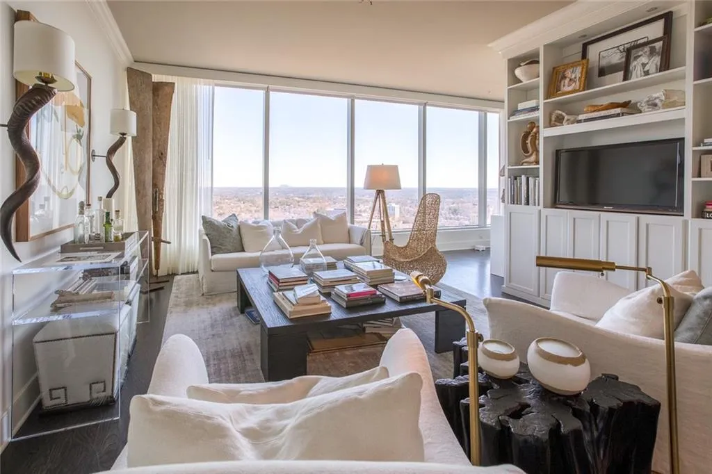 3630 Peachtree Road Ne Unit 2906, Atlanta, Georgia 30326, 1 Bedroom Bedrooms, ,1 BathroomBathrooms,Residential,Sold,3630 Peachtree Road Ne Unit 2906,5971763