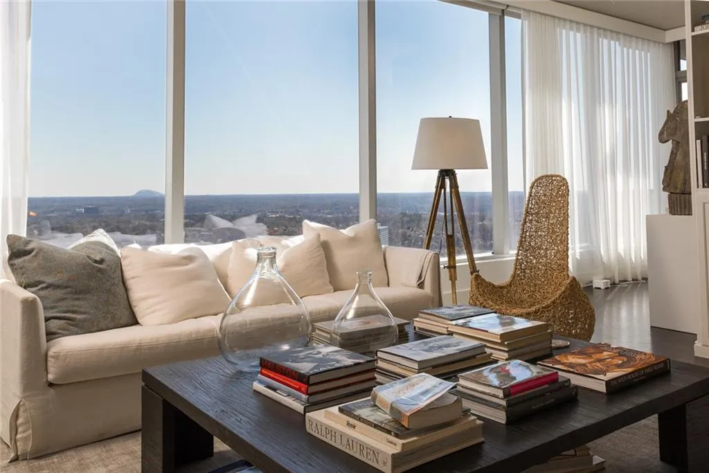 3630 Peachtree Road Ne Unit 2906, Atlanta, Georgia 30326, 1 Bedroom Bedrooms, ,1 BathroomBathrooms,Residential,Sold,3630 Peachtree Road Ne Unit 2906,5971763