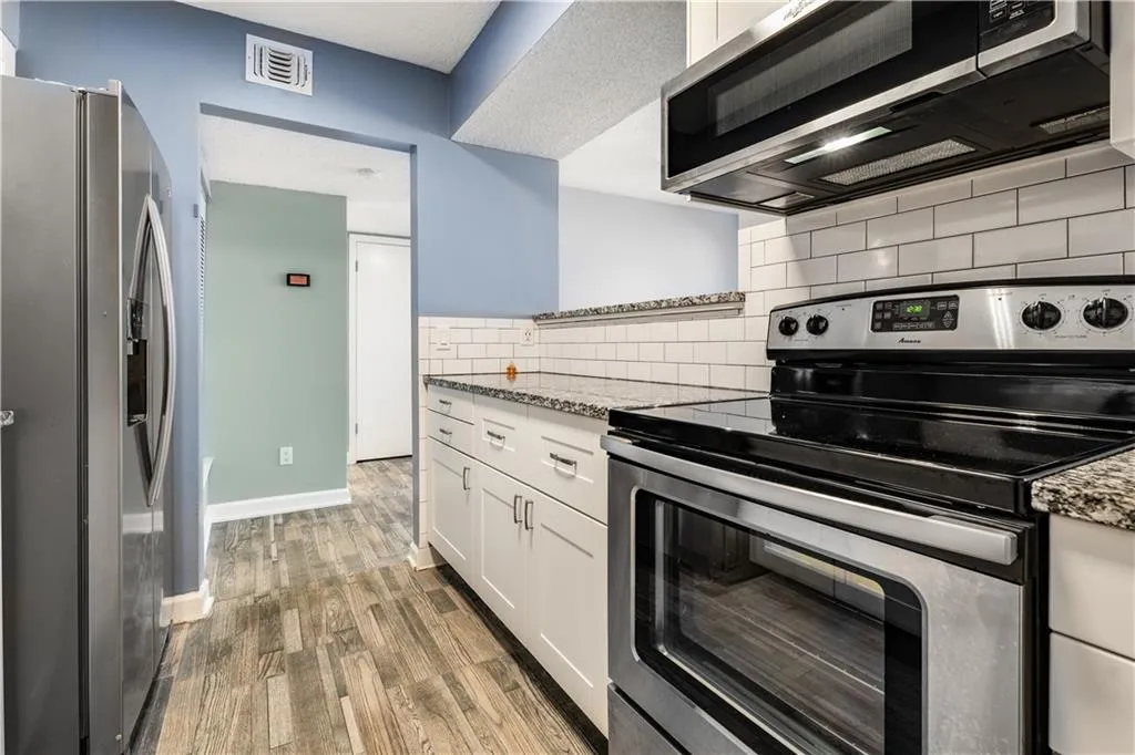 1403 Wingate Way, Sandy Springs, Georgia 30350, 1 Bedroom Bedrooms, ,1 BathroomBathrooms,Residential,Sold,1403 Wingate Way,7163687