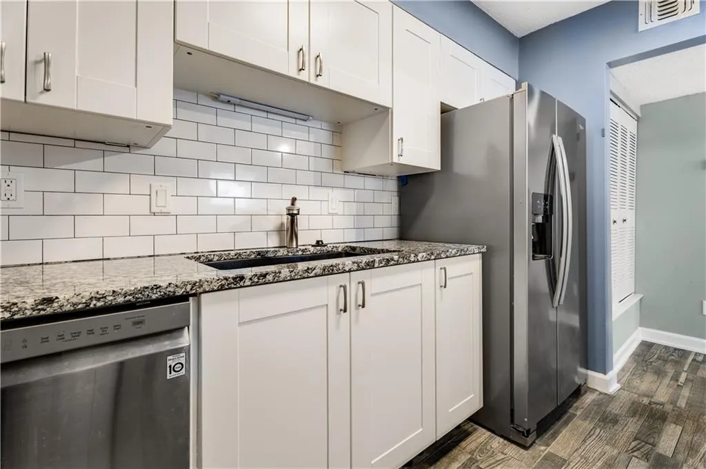 1403 Wingate Way, Sandy Springs, Georgia 30350, 1 Bedroom Bedrooms, ,1 BathroomBathrooms,Residential,Sold,1403 Wingate Way,7163687