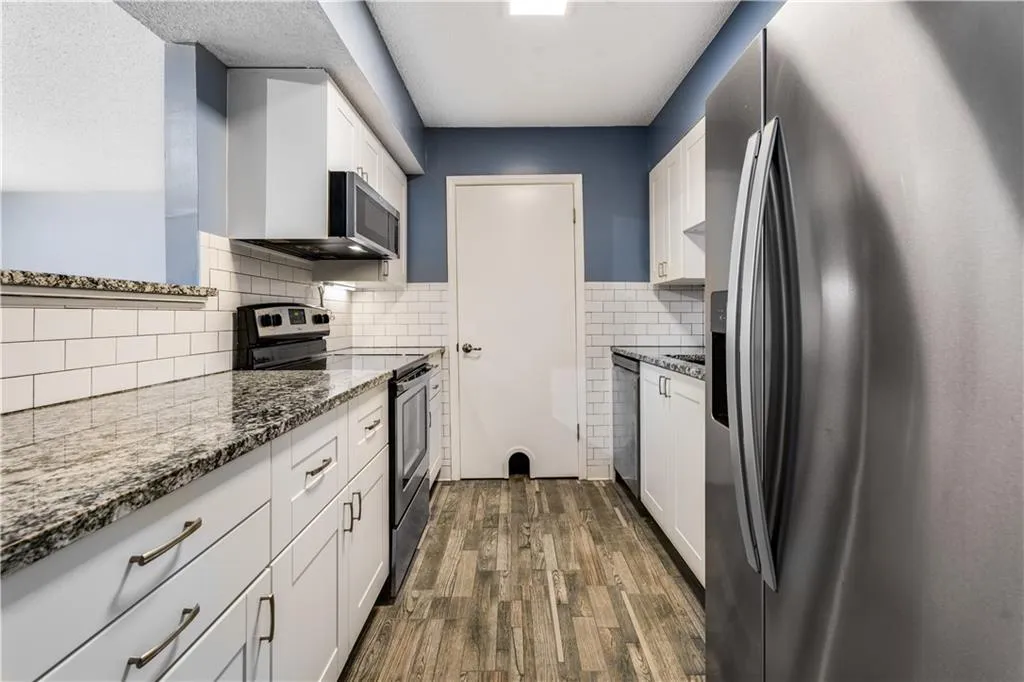 1403 Wingate Way, Sandy Springs, Georgia 30350, 1 Bedroom Bedrooms, ,1 BathroomBathrooms,Residential,Sold,1403 Wingate Way,7163687