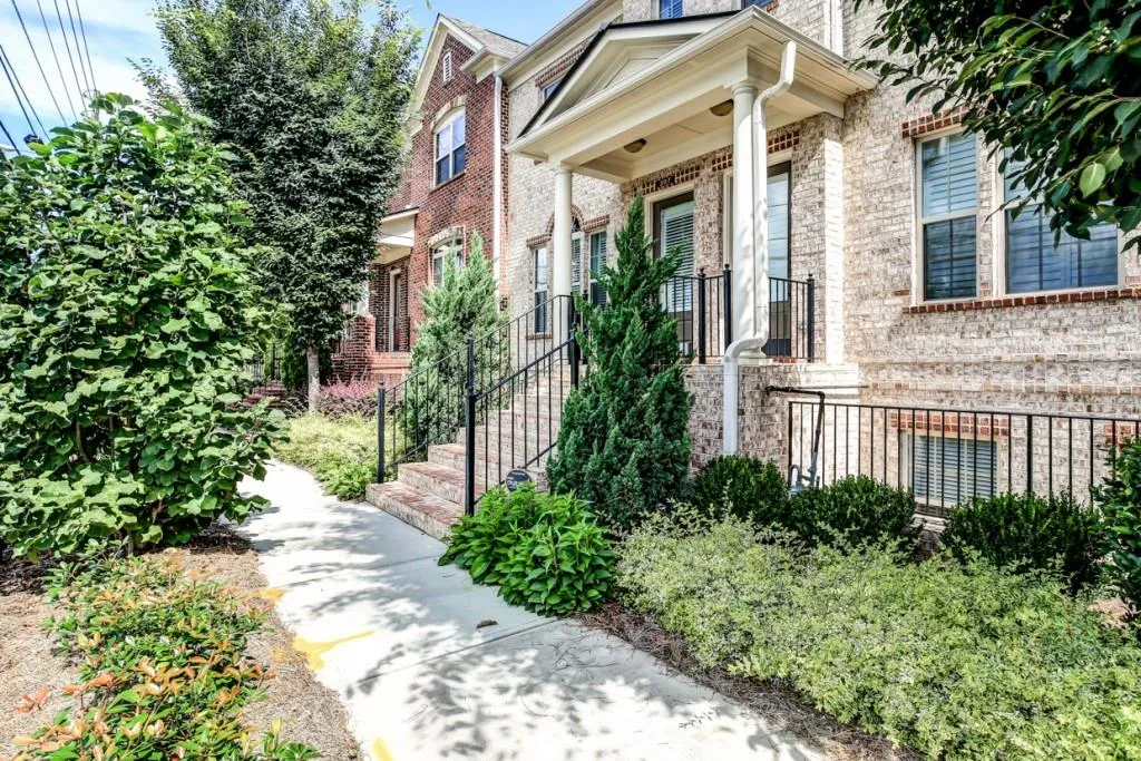 307 Alderwood Lane Unit 307, Sandy Springs, Georgia 30328, 3 Bedrooms Bedrooms, ,3 BathroomsBathrooms,Residential,Sold,307 Alderwood Lane Unit 307,5864301