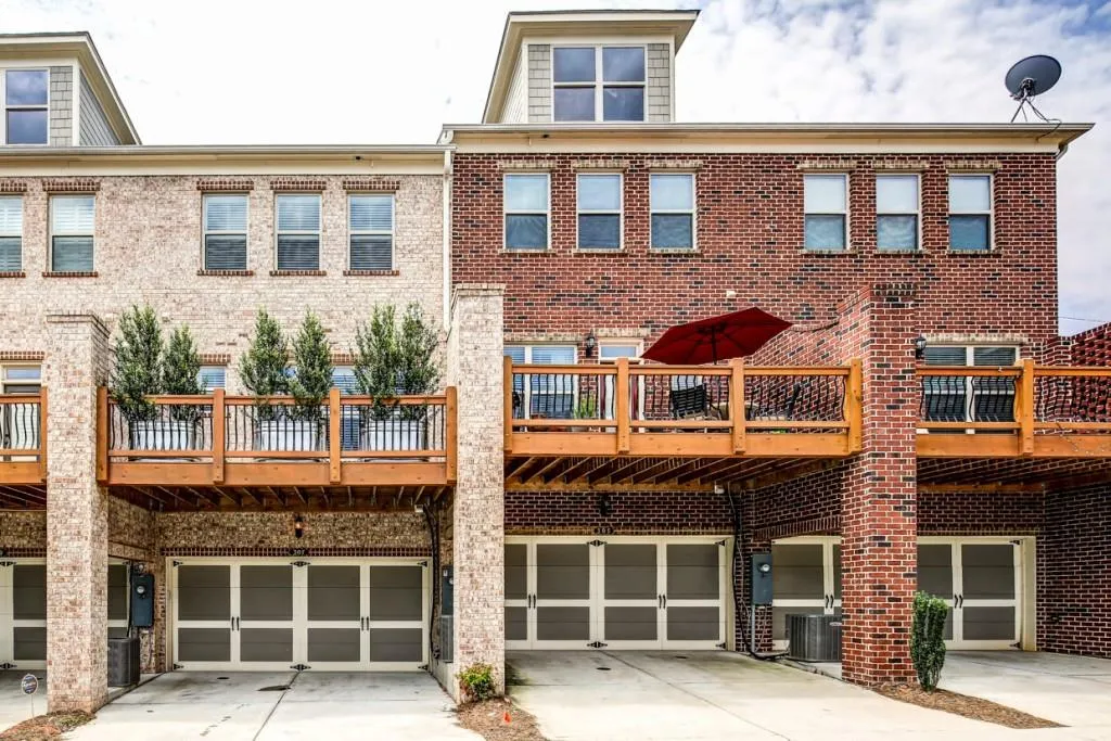 307 Alderwood Lane Unit 307, Sandy Springs, Georgia 30328, 3 Bedrooms Bedrooms, ,3 BathroomsBathrooms,Residential,Sold,307 Alderwood Lane Unit 307,5864301