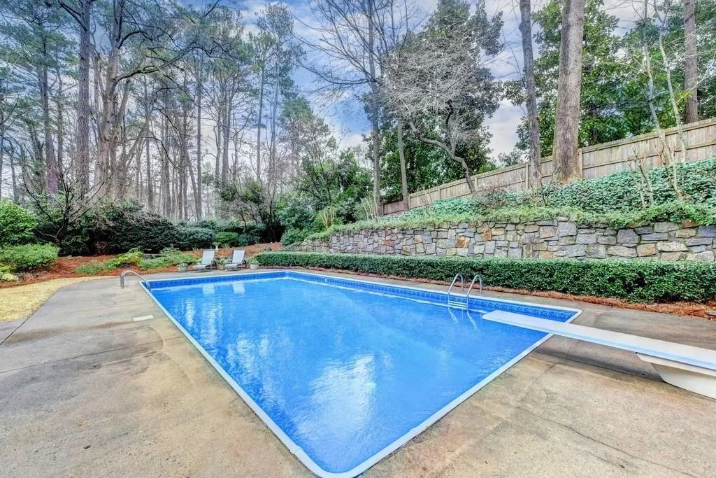 995 Ivy Falls Drive, Sandy Springs, Georgia 30328, 5 Bedrooms Bedrooms, ,4 BathroomsBathrooms,Residential,Sold,995 Ivy Falls Drive,6503120