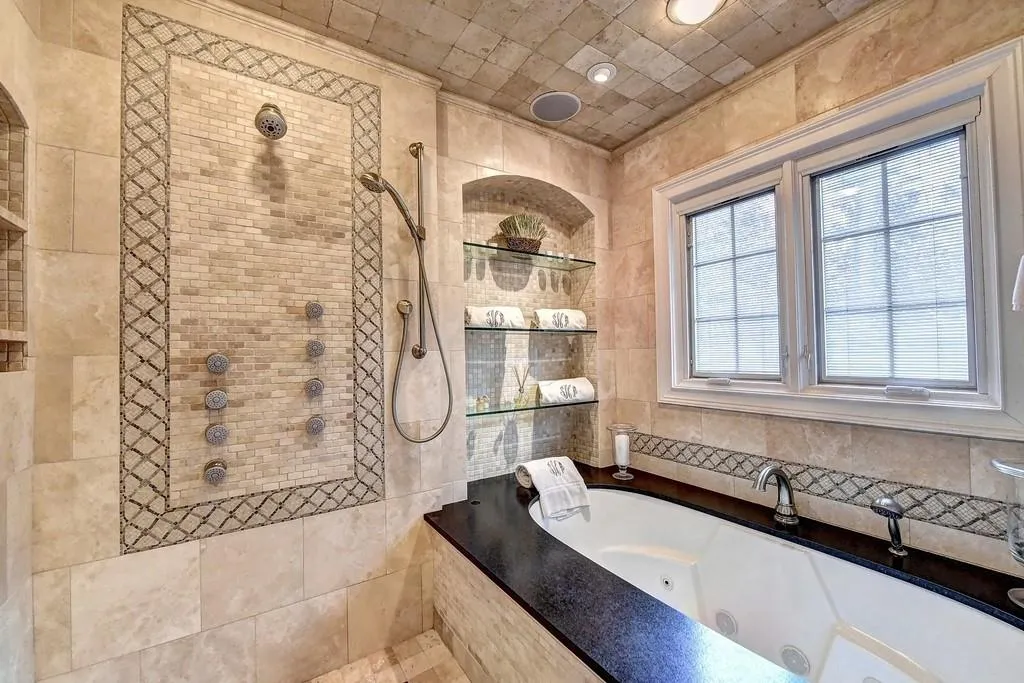 995 Ivy Falls Drive, Sandy Springs, Georgia 30328, 5 Bedrooms Bedrooms, ,4 BathroomsBathrooms,Residential,Sold,995 Ivy Falls Drive,6503120