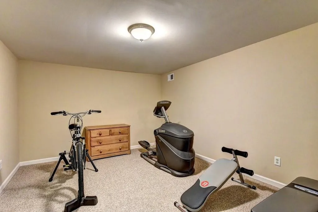 995 Ivy Falls Drive, Sandy Springs, Georgia 30328, 5 Bedrooms Bedrooms, ,4 BathroomsBathrooms,Residential,Sold,995 Ivy Falls Drive,6503120