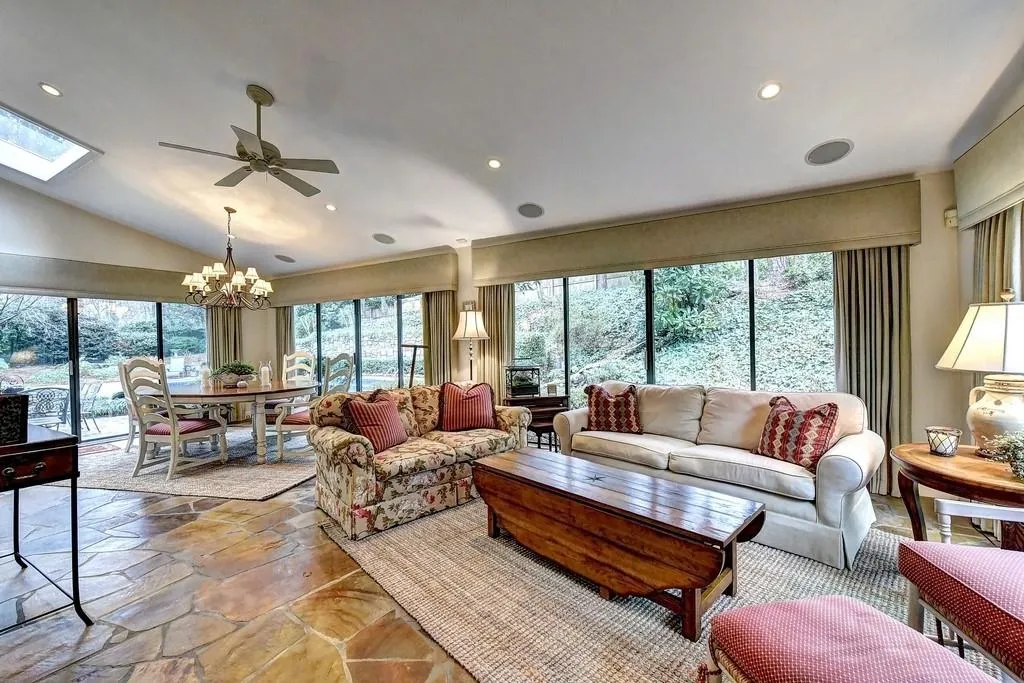 995 Ivy Falls Drive, Sandy Springs, Georgia 30328, 5 Bedrooms Bedrooms, ,4 BathroomsBathrooms,Residential,Sold,995 Ivy Falls Drive,6503120