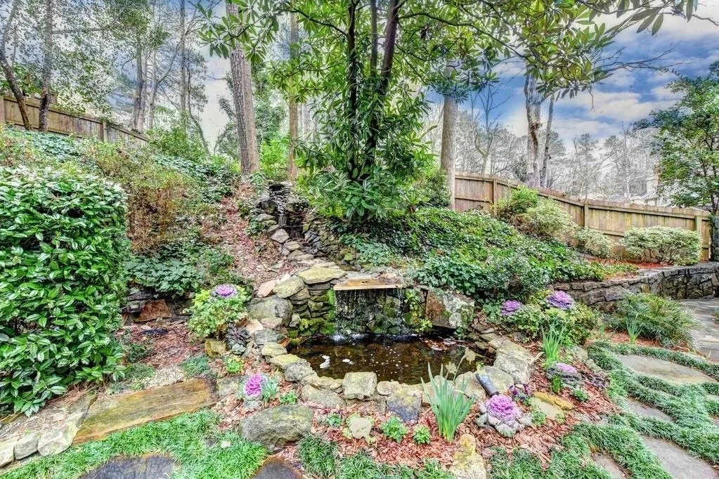 995 Ivy Falls Drive, Sandy Springs, Georgia 30328, 5 Bedrooms Bedrooms, ,4 BathroomsBathrooms,Residential,Sold,995 Ivy Falls Drive,6503120